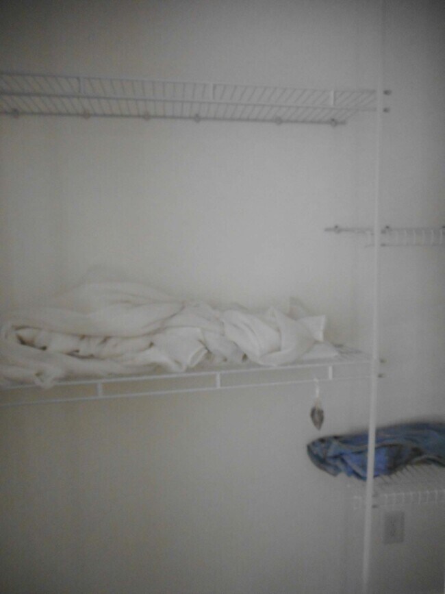 Building Photo - 608 Green St