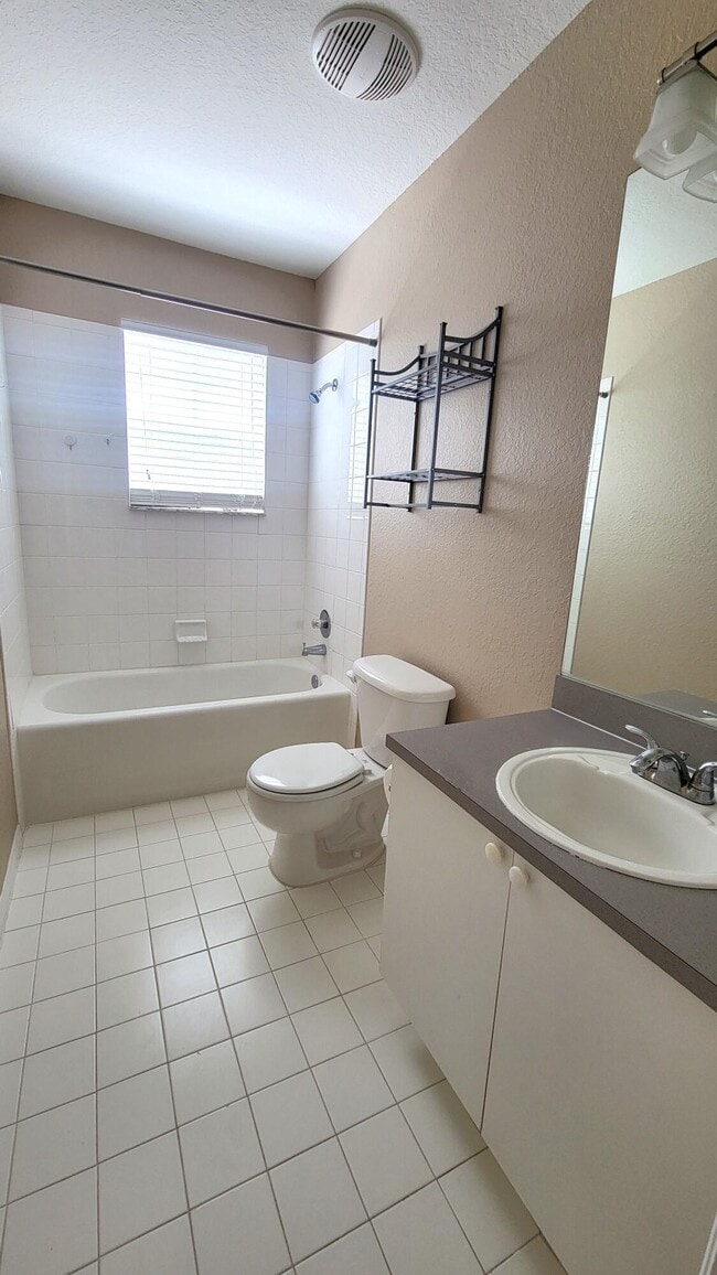 Building Photo - 401 Belmont Pl