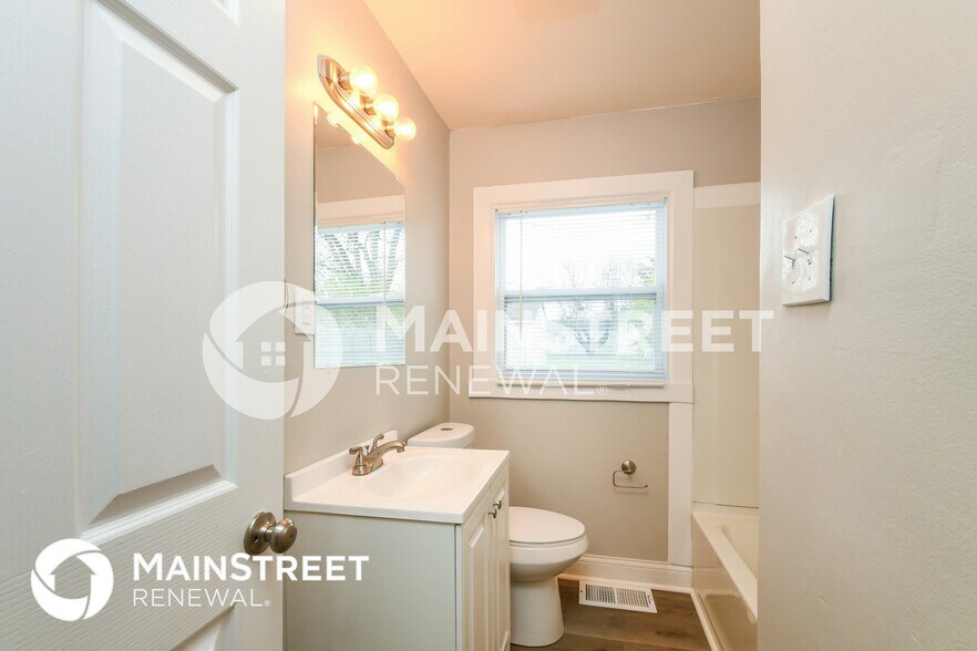 Building Photo - 4917 Barlow Dr