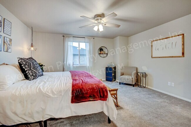 Building Photo - 3 bed, 3 bath in Fort Collins