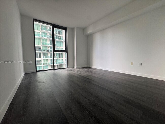 Building Photo - 31 SE 6th St