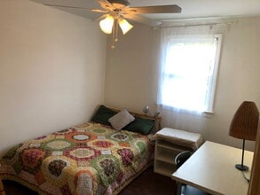 Building Photo - 24 Perry St