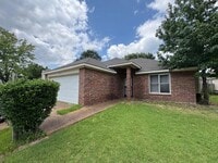 Building Photo - 2627 Bay Pointe Cir E