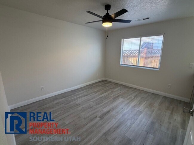 Building Photo - Remolded 3 Bedroom near Costco