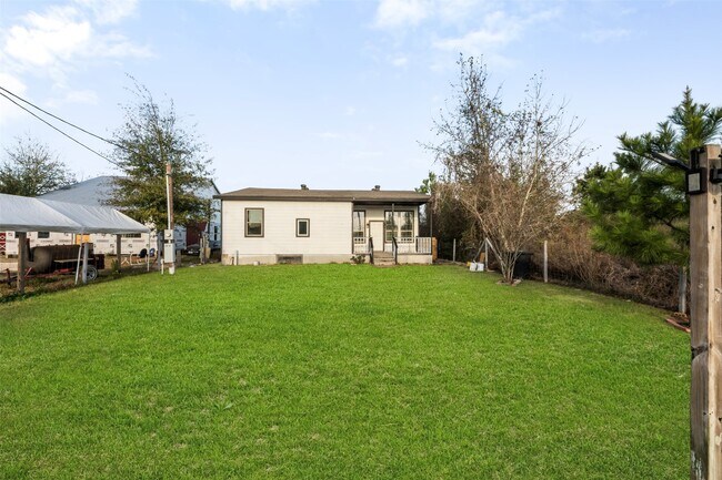 Building Photo - 394 Rd 5102