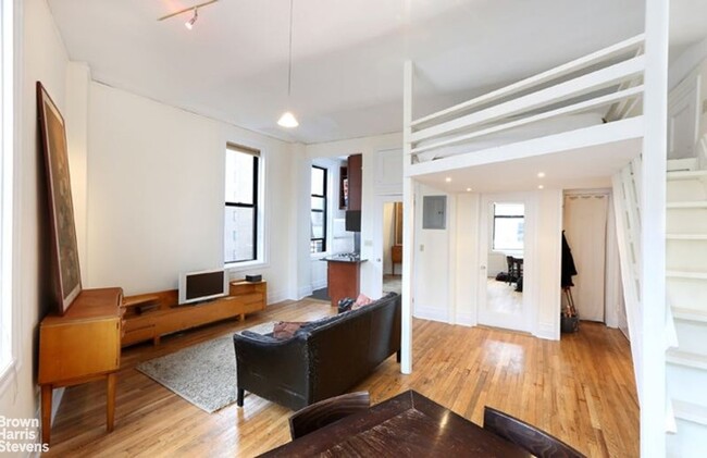Building Photo - Sweet West Village Loft Rental