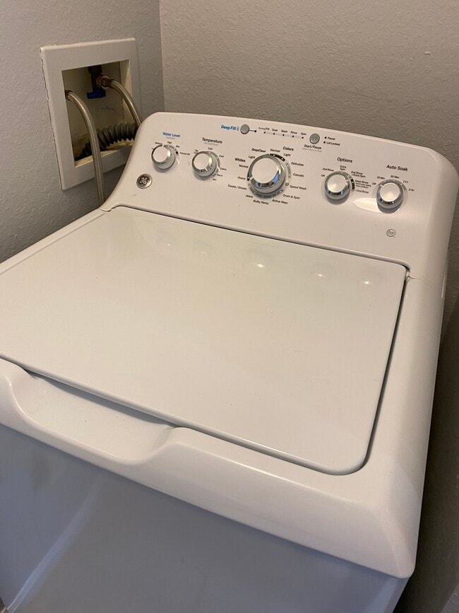 Building Photo - 2279 Portofino Pl