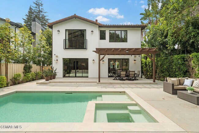 Building Photo - 12727 Landale St