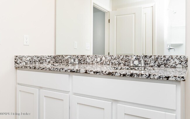 Building Photo - 104 Cool Crk Ct