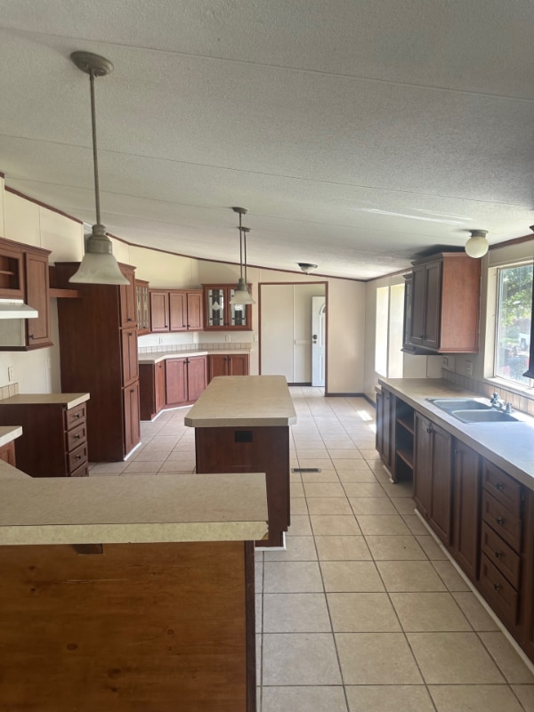 Building Photo - 412 Greenfield Dr