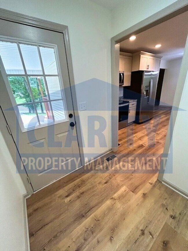 Building Photo - Newly renovated 3 bedroom, 2 bath ranch home!