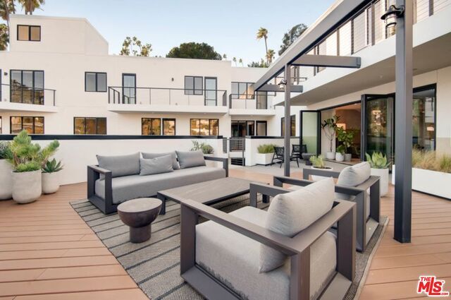 Building Photo - 3400 Sunset Blvd