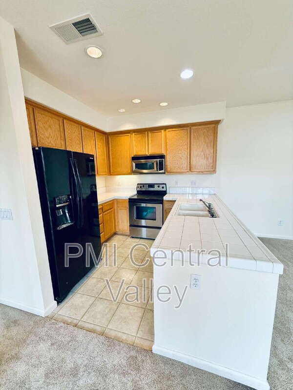 Building Photo - 2125 Carson Oak Ct