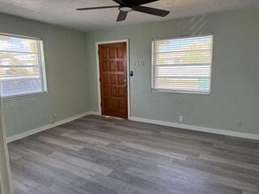 Building Photo - 140 Frazar Rd