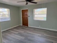 Building Photo - 140 Frazar Rd