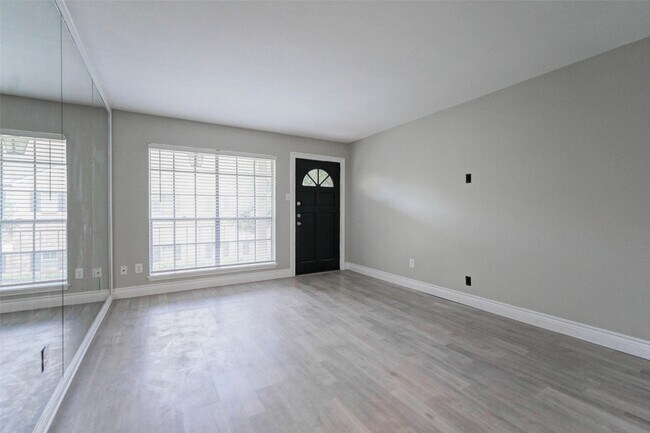 Building Photo - 845 Wax Myrtle Ln