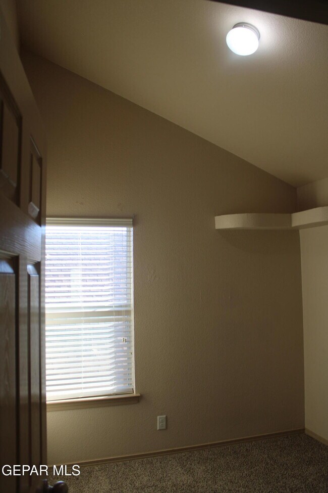 Building Photo - 2416 Escape Point St