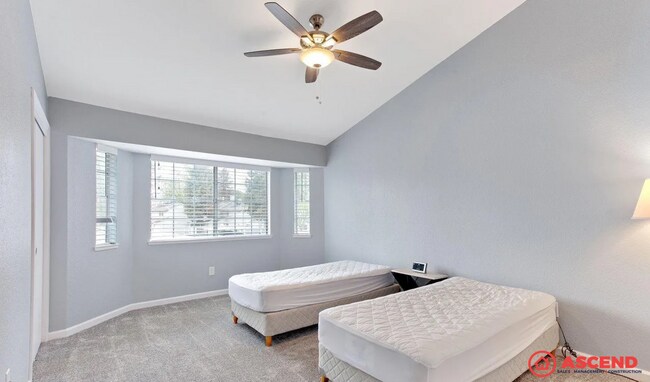 Building Photo - 2600 Brookside Dr