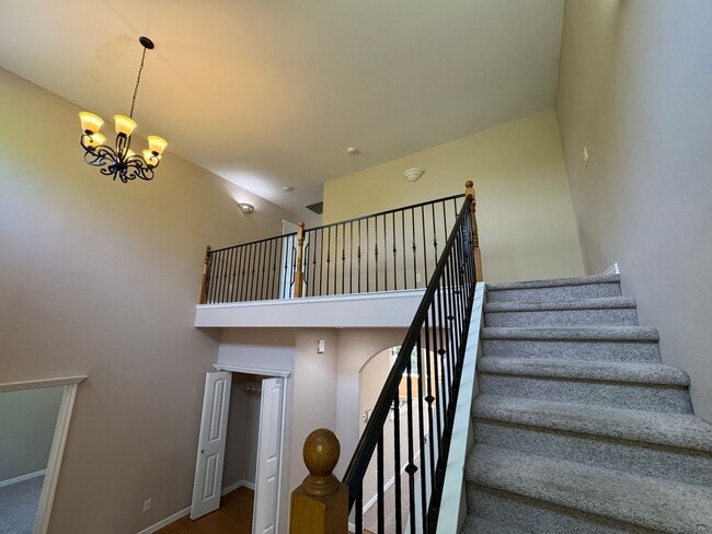 Building Photo - 4467 Castlerock Dr