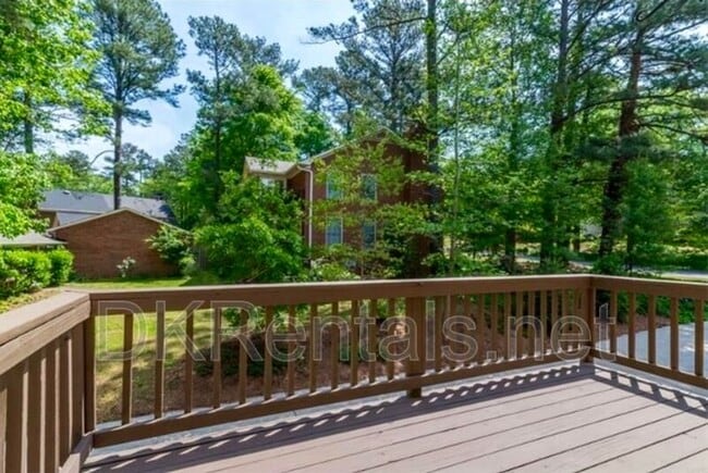 Building Photo - 637 Corbin Lake Ct