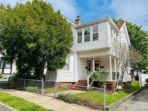 Building Photo - 12 Parry Ave