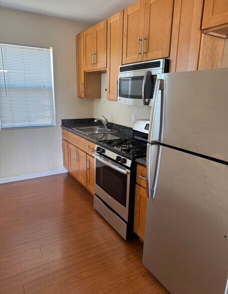 Building Photo - 1425 7th St