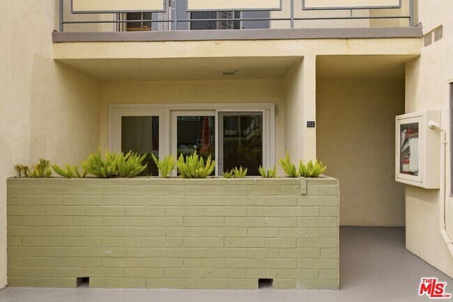 Building Photo - 1233 Laurel Ave