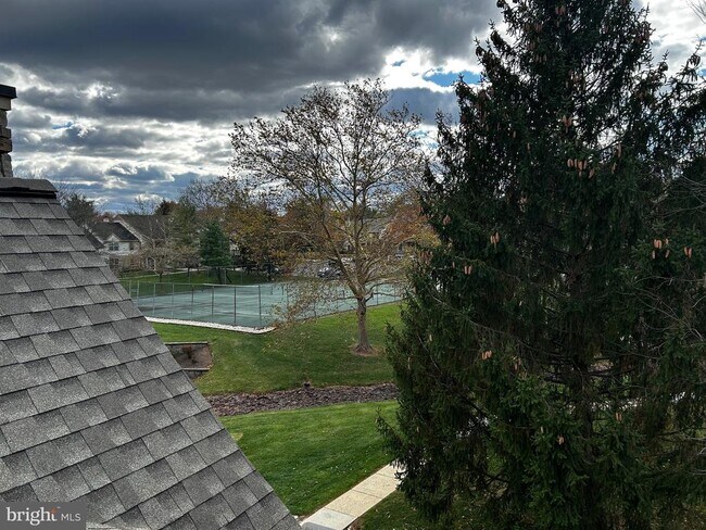 Building Photo - 1410 Stratford Ct