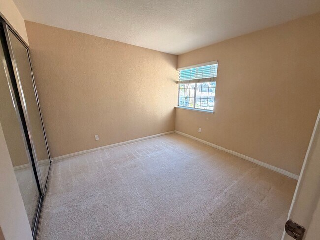 Building Photo - Beautiful Spacious Two Story Home in Pleasanton!