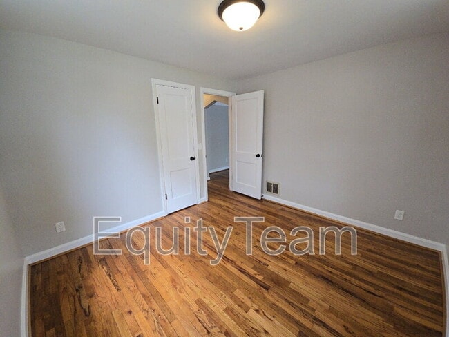 Building Photo - 4436 Redmont Ave