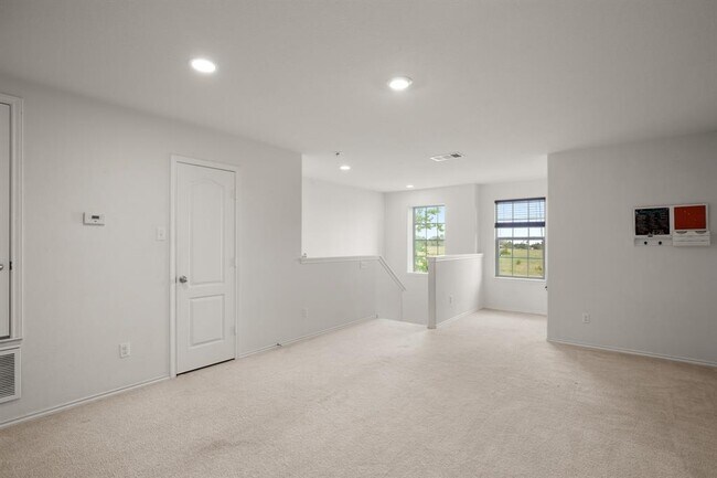 Building Photo - 243 Mancos Dr