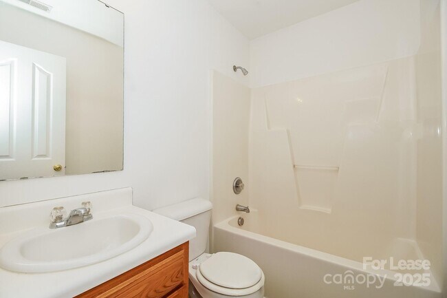 Building Photo - 734 Aberdeen Glen Pl