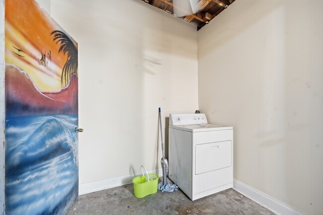 Building Photo - 4294 Katanga Dr N