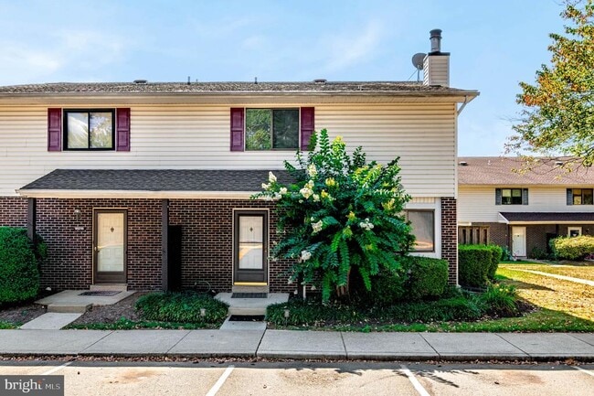 Primary Photo - 9021 Sandalwood Dr