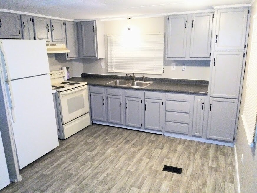 Kitchen/Dinning Room - 43 W Baltimore St