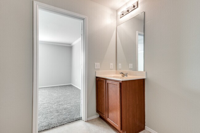 Building Photo - 1413 Lone Pine Dr