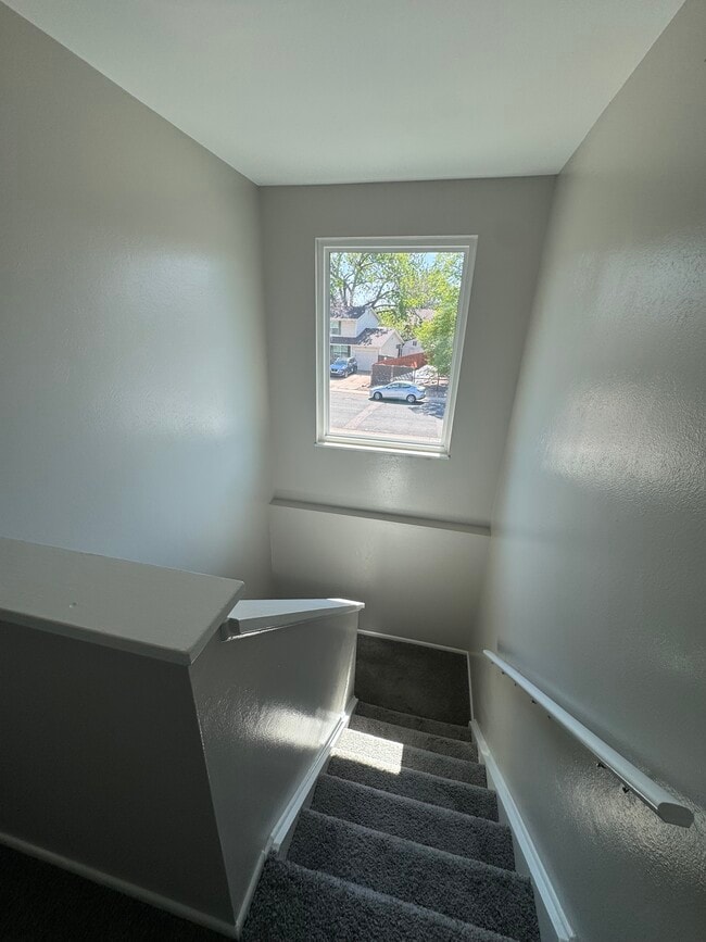 Building Photo - 9143 Osceola St