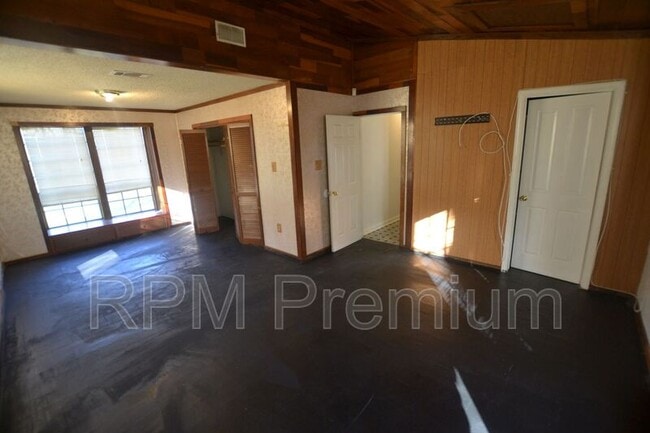 Building Photo - 12369 Palmyra Dr