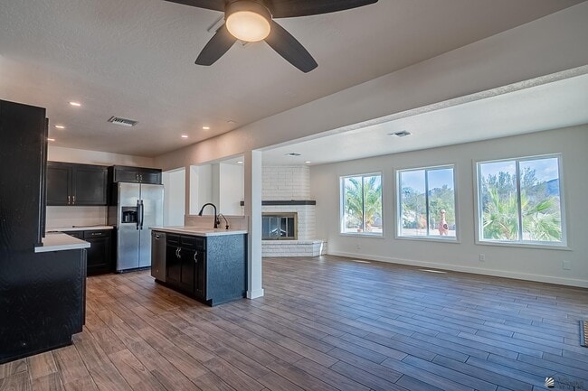 Building Photo - 12175 S Ironwood Dr