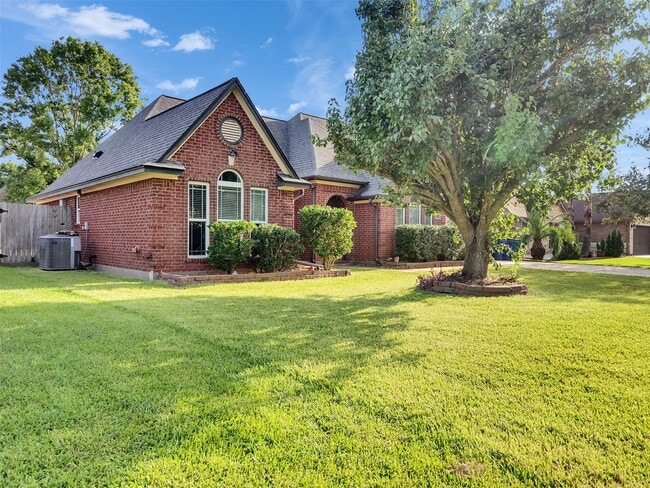 Building Photo - 114 Audubon Woods Dr