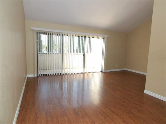 Building Photo - Spacious 2-Bed, 2-Bath Home with Resort-St...
