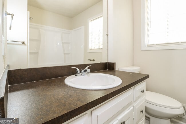 Building Photo - 2255 Kings Forest Dr SE