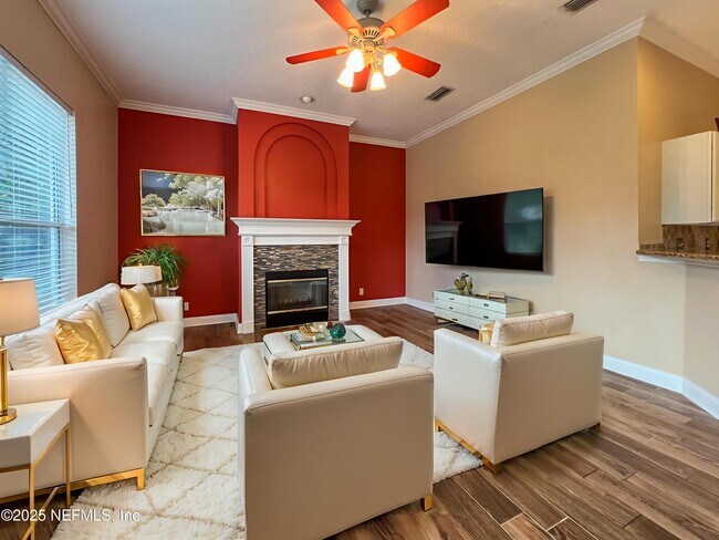 Building Photo - 1704 Tall Tree Dr E