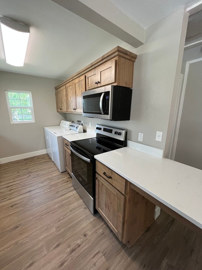 Building Photo - 415 E Jackson St