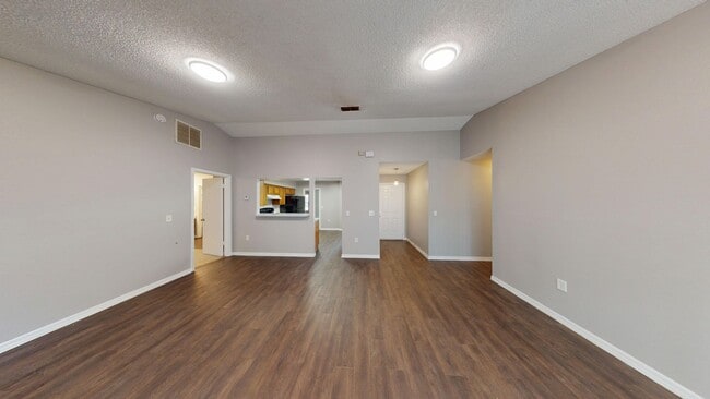 Building Photo - 3 Bedroom/ 2 Bathroom Home in Orlando!