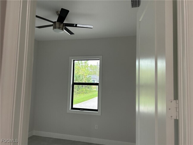 Building Photo - 4782 8th Ave SE