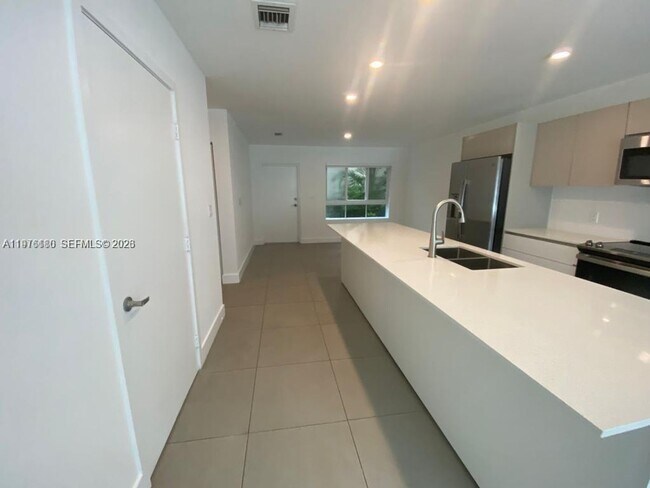 Building Photo - 2561 NE 193rd St