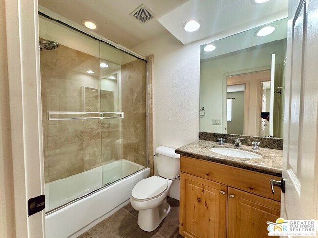 Building Photo - 51220 Avenida Velasco