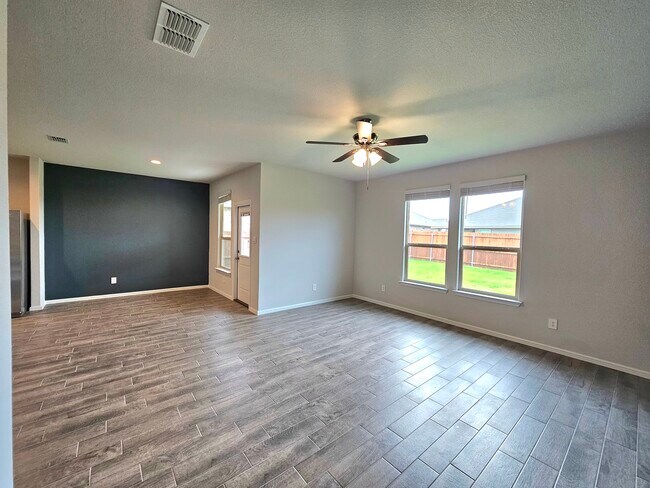 Building Photo - 5449 Red Fern Ln