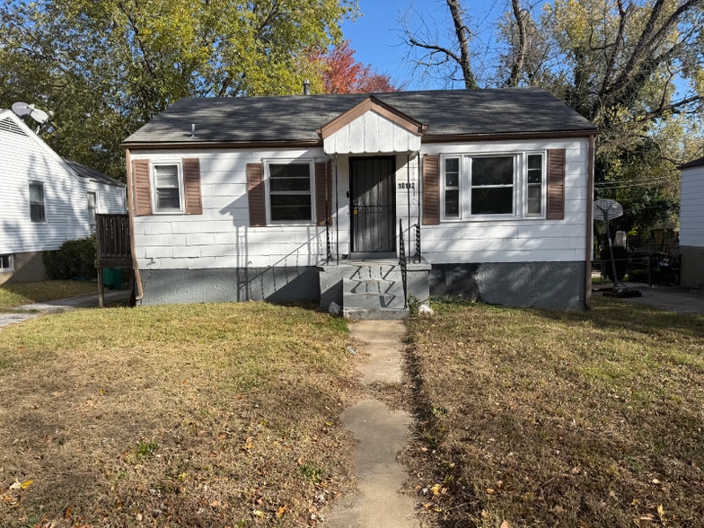 Primary Photo - 10112 Cloverdale Dr